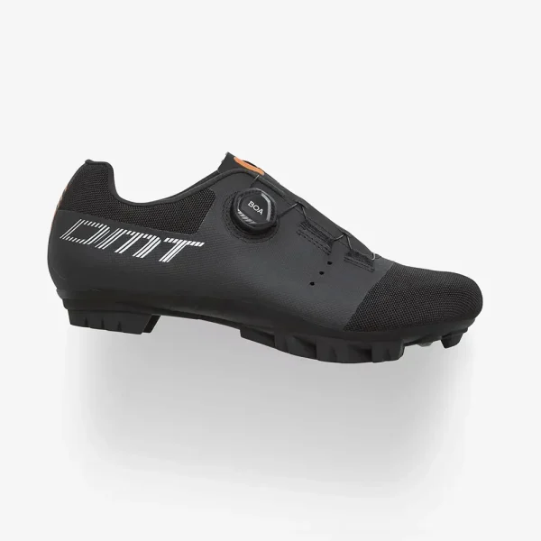 zapatillas-dmt-km4-negro.webp