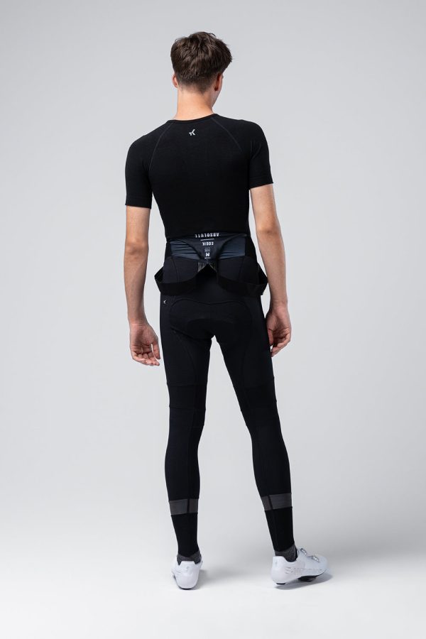 short-sleeve-baselayer-winter-merino-men-coal-timeless-02.jpg