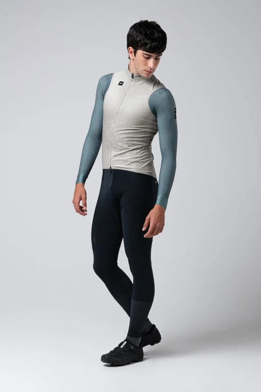 10-03-039-002-short-sleeve-jacket-envy-2-0-men-jet-black-01_e6b7a774-c4ab-4768-8bc0-d5c49e4c9801.webp