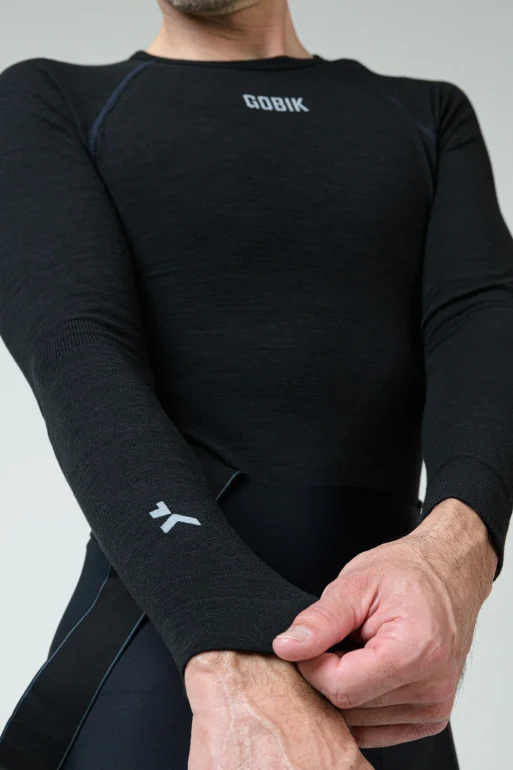CAMISETA-INTERIOR-HOMBRE-Winter-Merino-Coal-MANAGA-LARGA02.webp