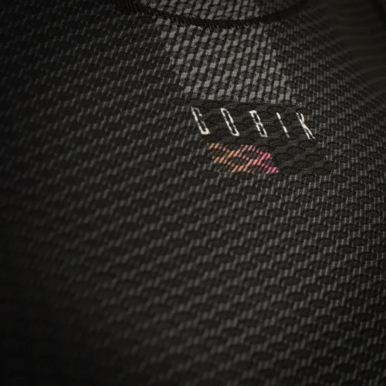 CAMISETA-INTERIOR-MUJER-SECOND-SKIN-BLACK_LEAD_3_75fbd172-6b43-42f3-a3f6-c73bccf1cde3-1.webp