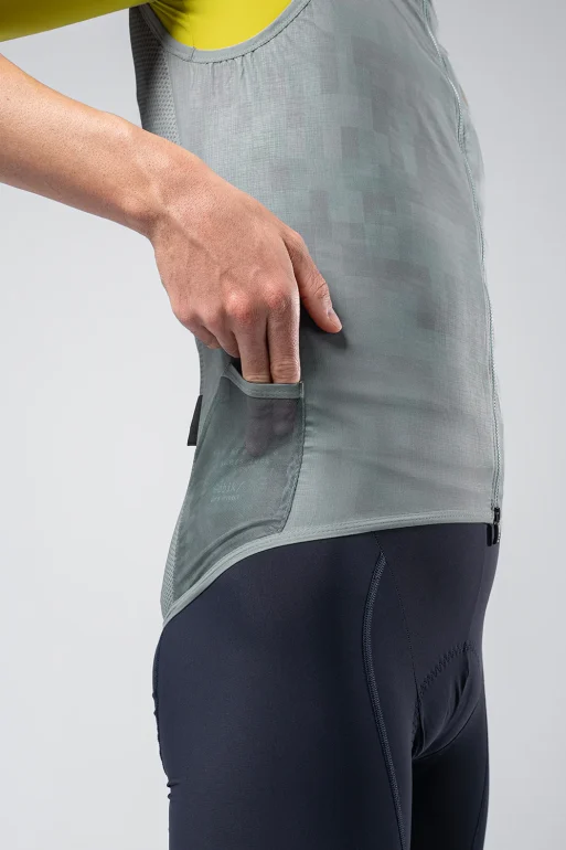 CHALECO-HOMBRE-Plus-2.0-Cedar-Check03.webp