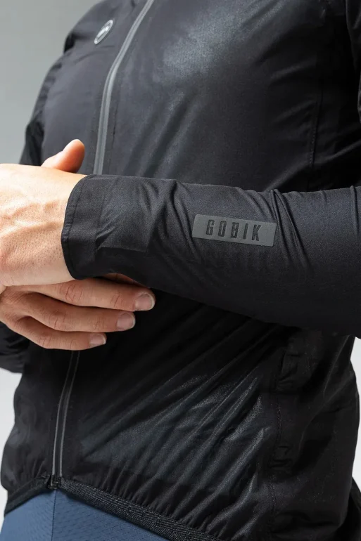 CHAQUETA-LIGERA-IMPERMEABLE-PLUVIA-UNISEX-TRUE-BLACK-7-1.webp