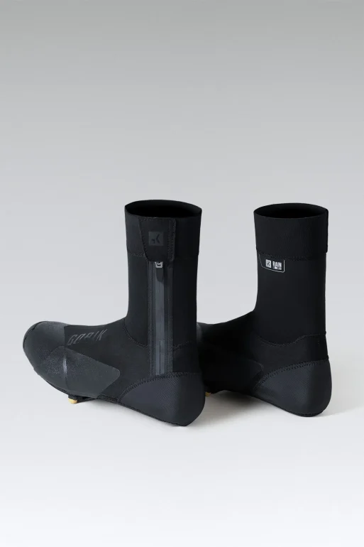 CUBREZAPATILLAS-UNISEX-Avert-Black02.webp