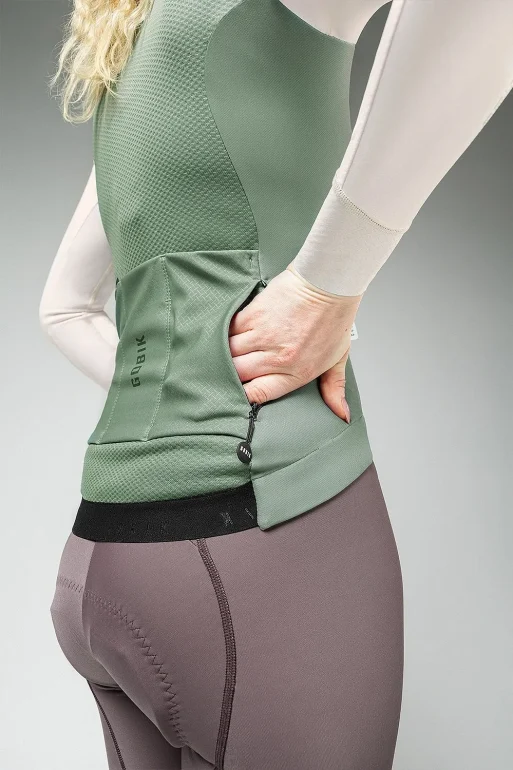 Chaquetat-mujer-SkimoPro-BasilCaps_UN1TY-Gobik-24-5-1.webp