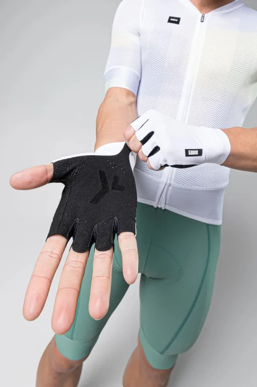Guantes-unisex-Mamba_2.0-White-Caps_Unity-Gobik-5-SKU-15-05-021-003.webp