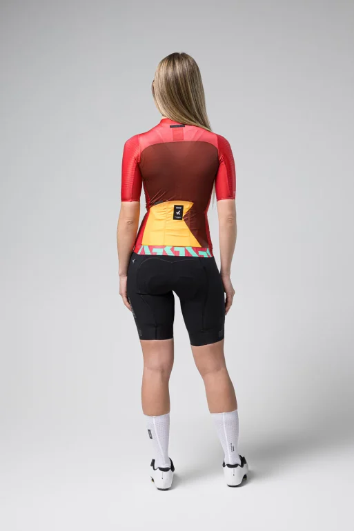 Maillot-mujer-mc-Attitude-2.0-Barberry-Caps_Unity-Gobik-6-SKU-10-01-072-011.webp