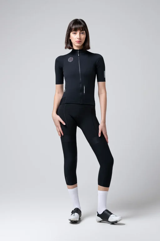 RODILLERAS-UNISEX-Haru-2.0-Pitch-Black02.webp