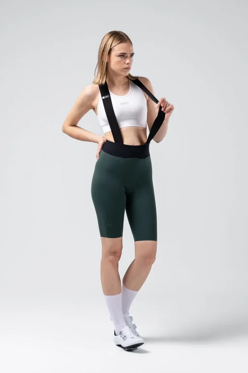 bib-short-x-women-pinewood-k9-preorder-warm26-01.webp