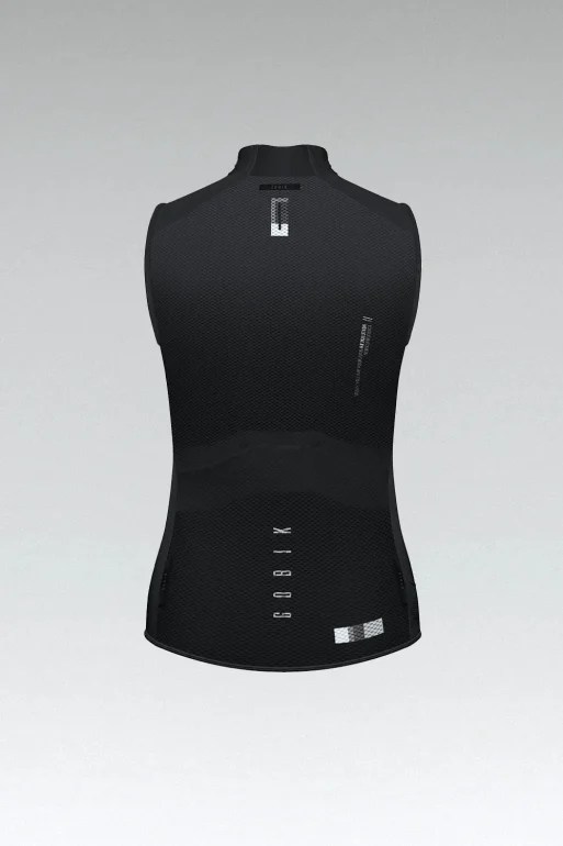 chaleco-plus-2-0-mujer-dark-coal-cold-season-22-gobik-2-1.webp