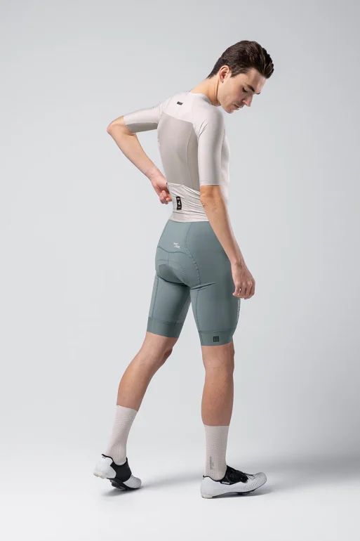 cycling-suit-brooklyn-men-argonite-k10-10-08-032-026-01.webp