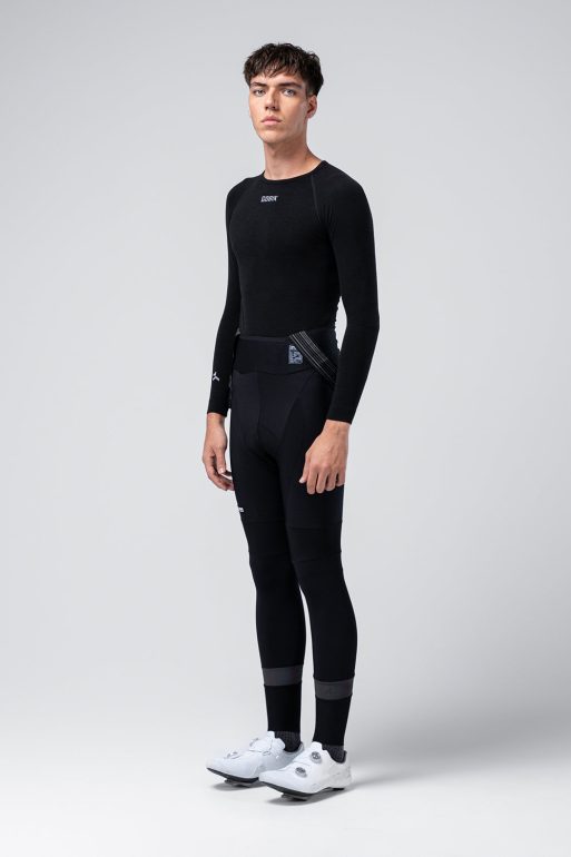 long-sleeve-baselayer-winter-merino-men-coal-timeless-01.jpg