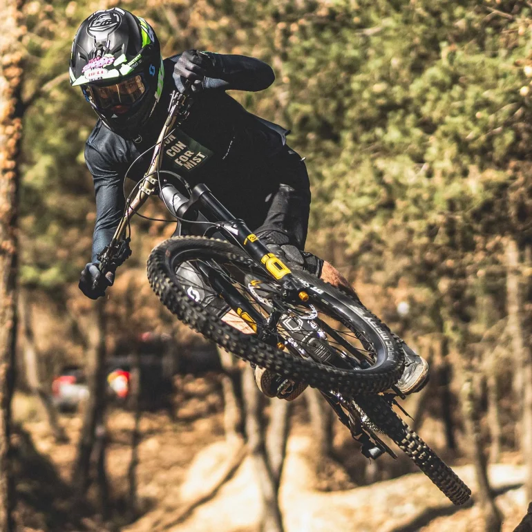 shirt_man_freeride_terrian_hardwoods_gobik_warm_series22_5-1.webp