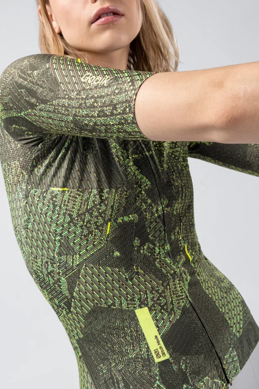 short-sleeve-jersey-cx-pro-4-0-women-bug-preorder-warm26-02_af6b57aa-891b-48ce-bd10-e9b9b0c99b5b.webp