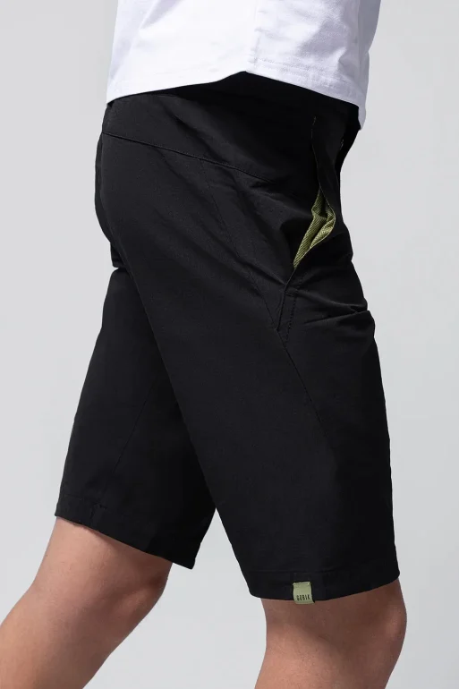 shorts-commuter-men-black-05-1.webp