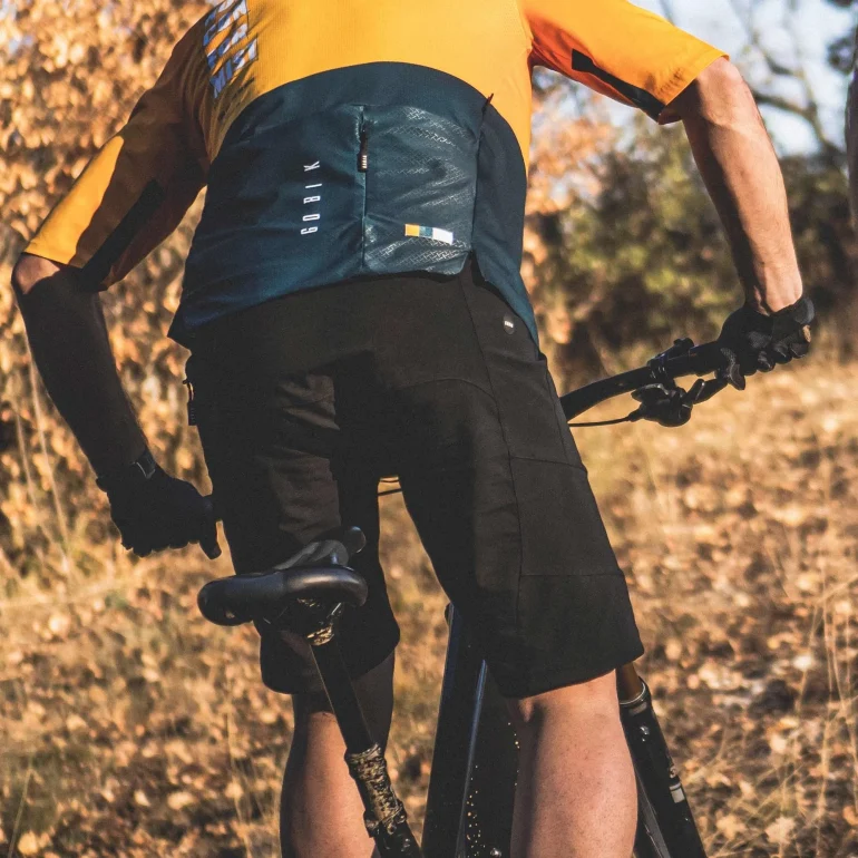shorts_man_freeride_ranger_black_gobik_warm_series22_3-1.webp