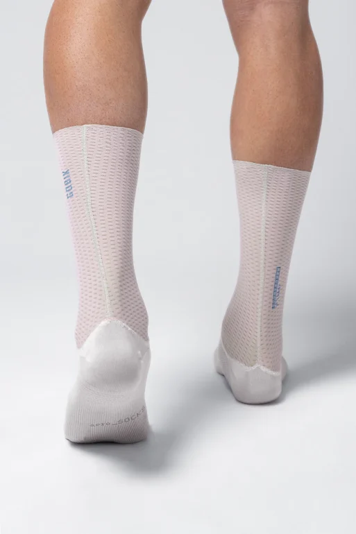 socks-vortex-2-0-unisex-argonite-01_682bc2bf-c2d4-4e61-915b-0116e7c6a590.webp