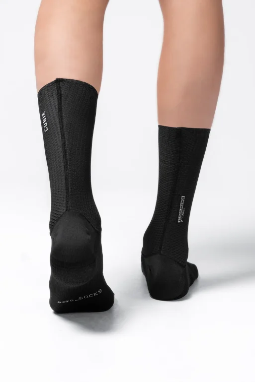 socks-vortex-dusk-2-0-unisex-black-01.webp